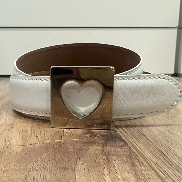 Moschino Cut Out Heart Leather Belt MOSCHINO Redwall Vintage Red Leather Heart Buckle Belt Size  main image 3